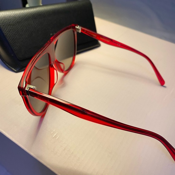Celine authentic sunglasses Color red with cloth cleaner and case - Picture 3 of 5